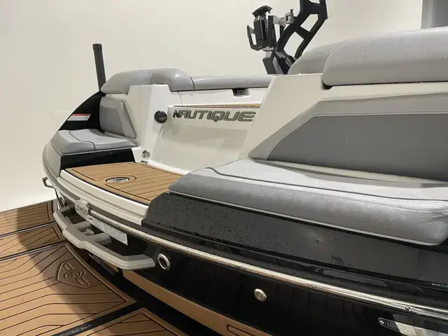 Nautique G23