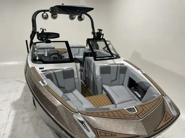 Nautique G23