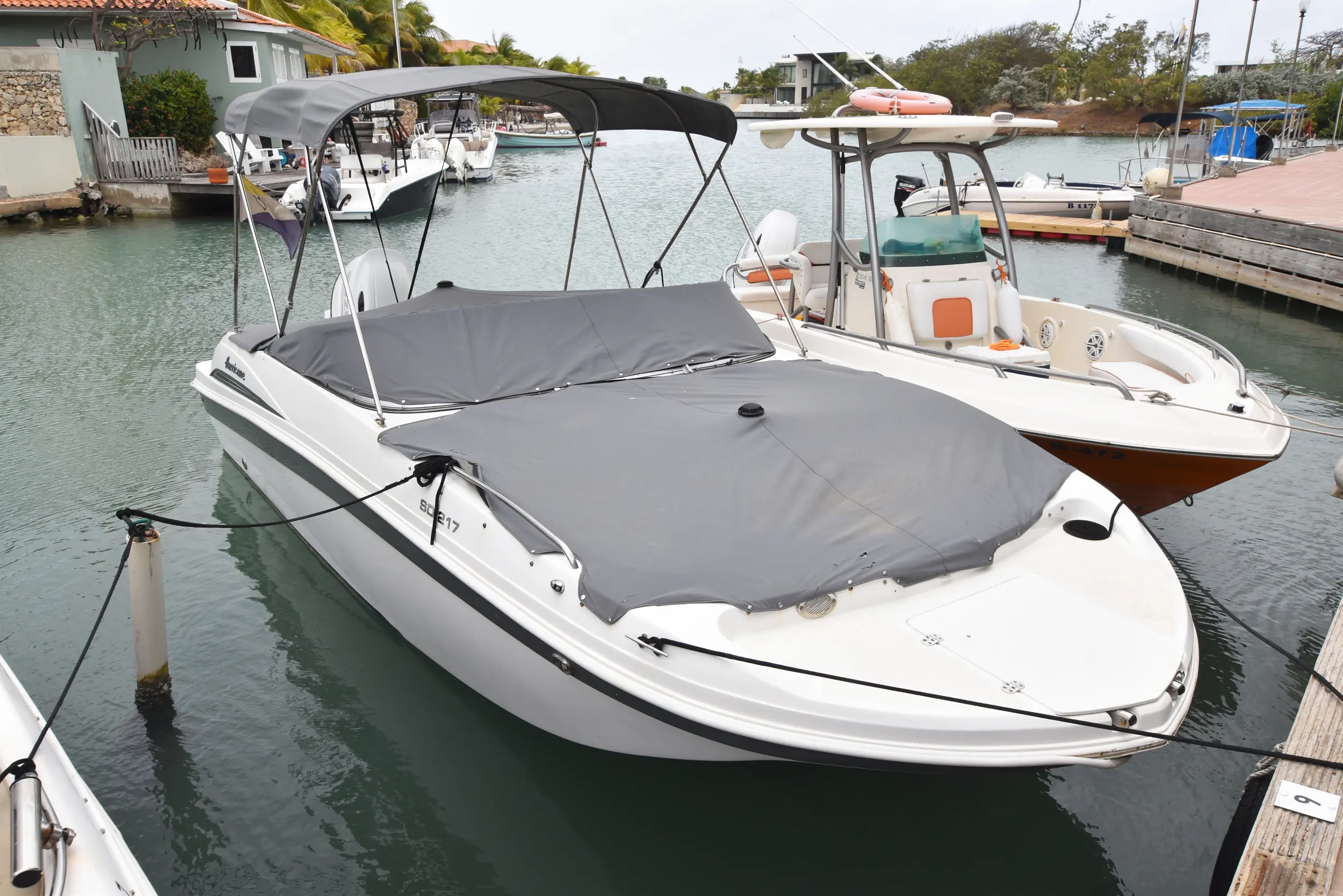 2022 Hurricane sundeck 217