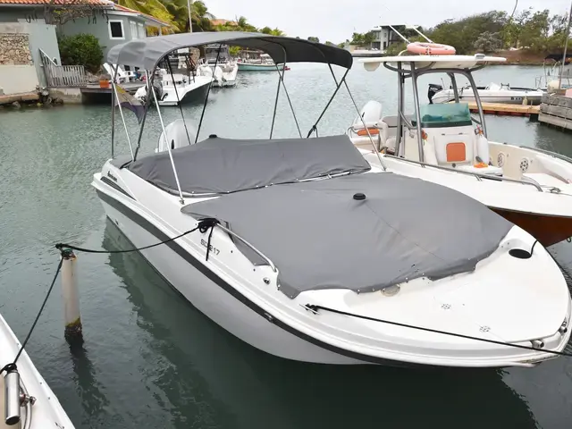 Hurricane Sundeck 217