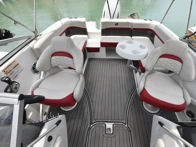 Hurricane Sundeck 217