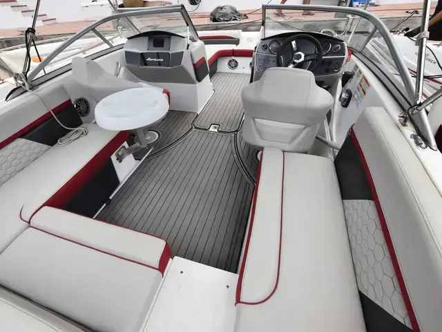 Hurricane Sundeck 217