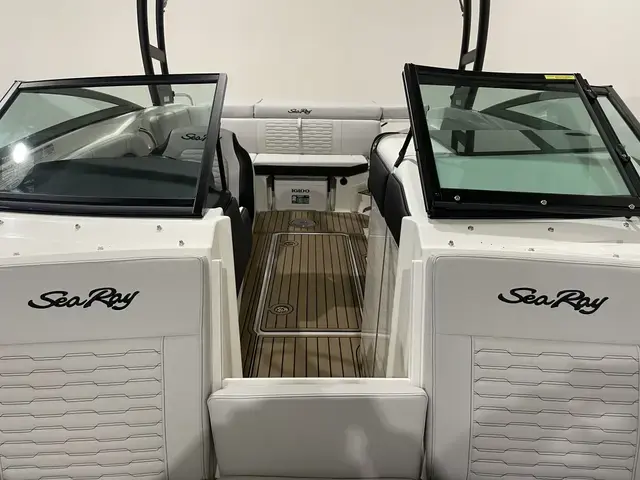 Sea Ray 230 Spx