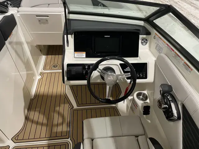 Sea Ray 230 Spx