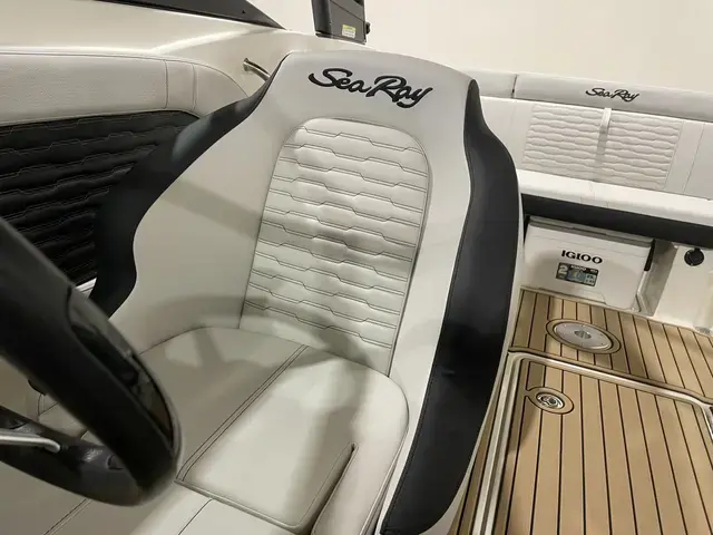 Sea Ray 230 Spx