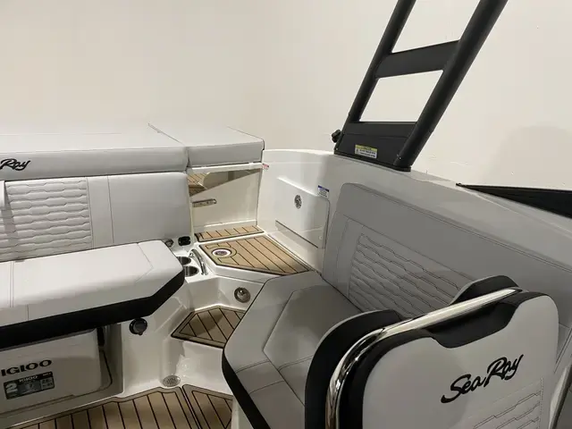 Sea Ray 230 Spx