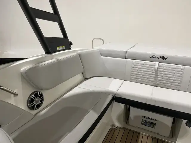 Sea Ray 230 Spx