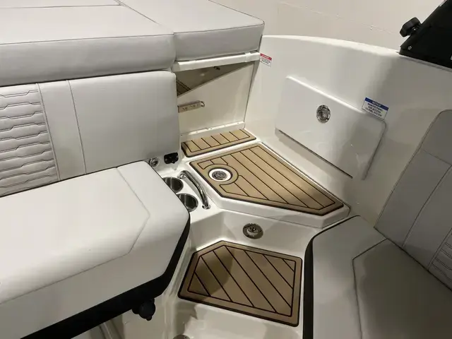 Sea Ray 230 Spx