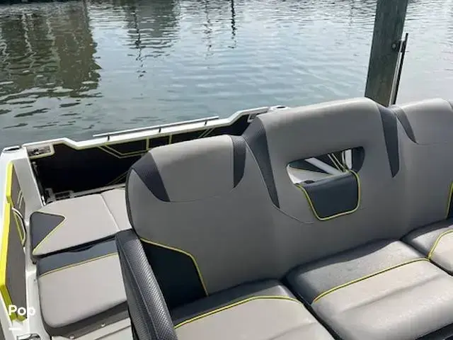 Scarab 255 Open