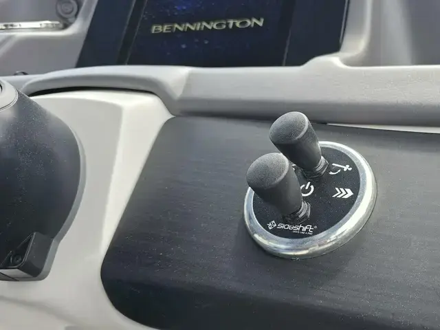 Bennington 25 RX