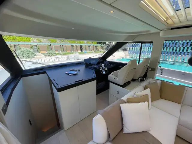 Azimut Seadeck 6