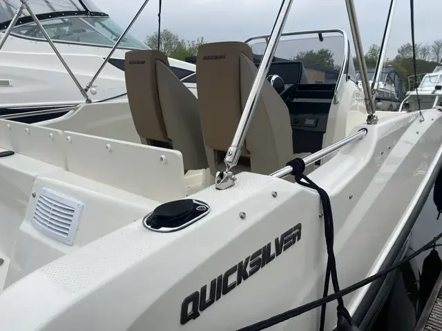 Quicksilver 555 Open