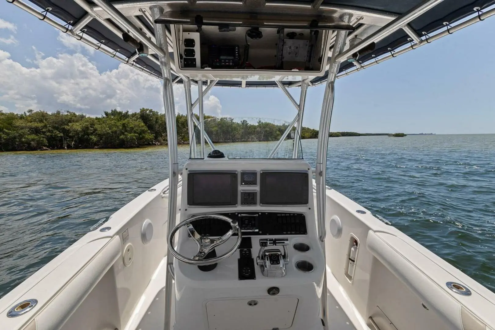 2005 Boston Whaler 270 outrage