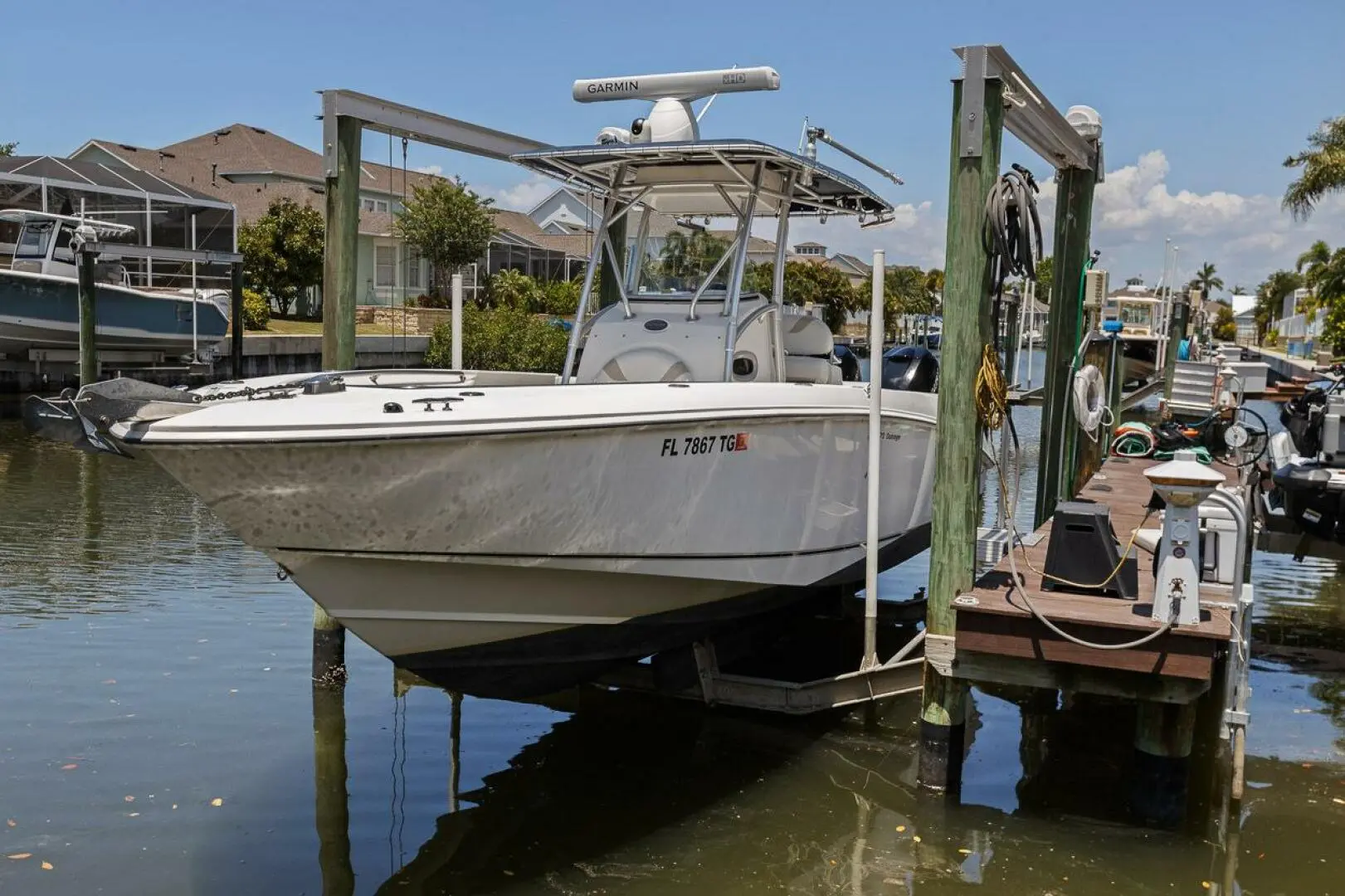 2005 Boston Whaler 270 outrage