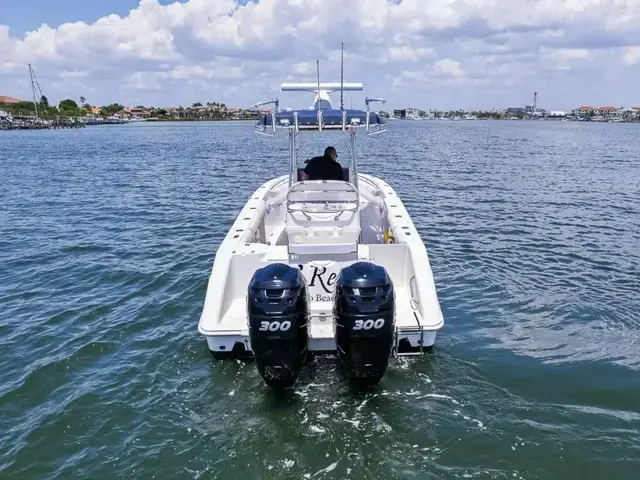 Boston Whaler 270 Outrage