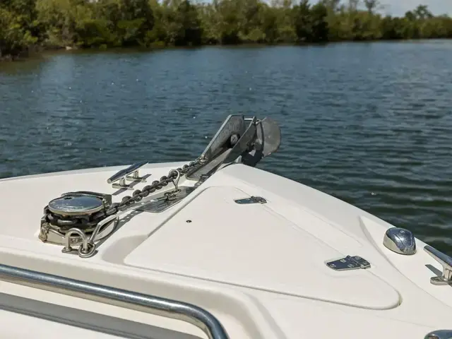 Boston Whaler 270 Outrage