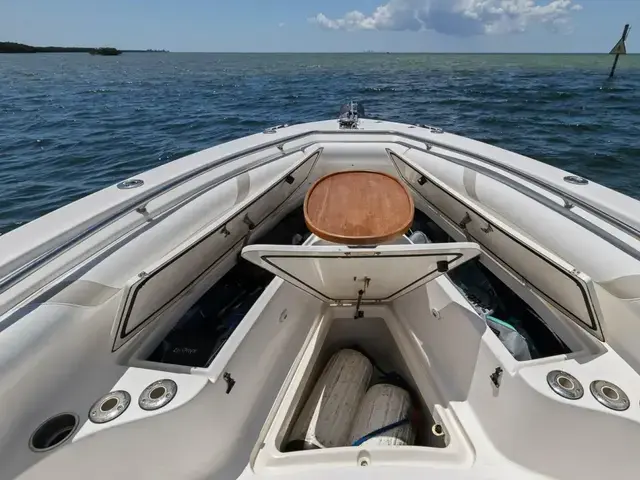 Boston Whaler 270 Outrage