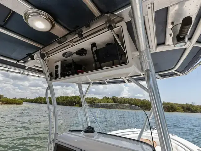 Boston Whaler 270 Outrage