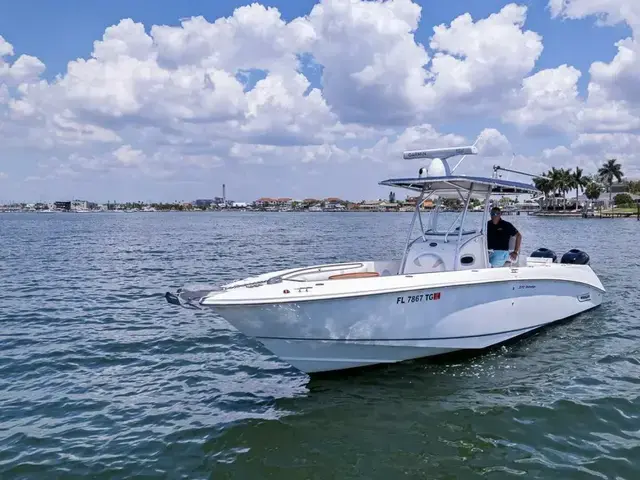 Boston Whaler 270 Outrage