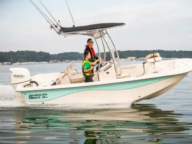 Carolina Skiff 19 LS