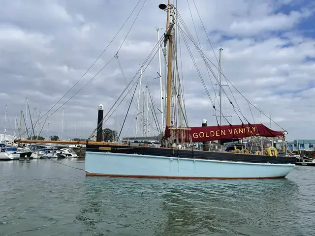 Classic Gaff Cutter Golden Vanity