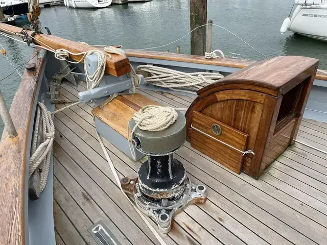 Classic Gaff Cutter Golden Vanity