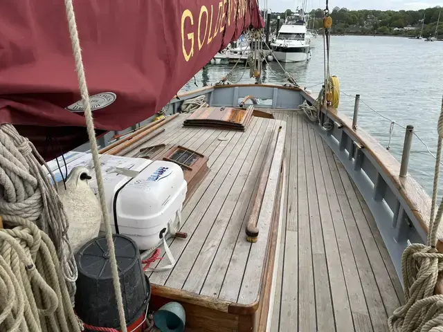 Classic Gaff Cutter Golden Vanity