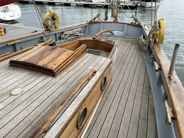 Classic Gaff Cutter Golden Vanity