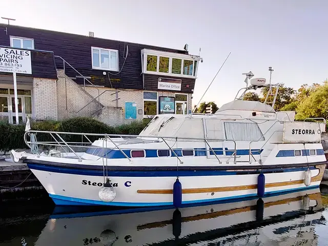 Aquastar 33 Ocean Ranger