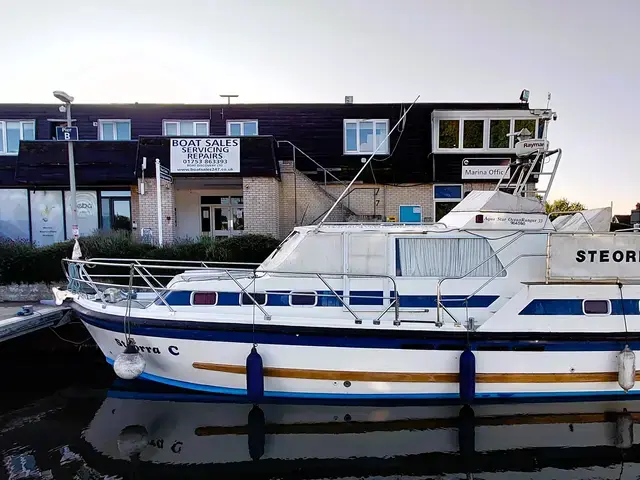 Aquastar 33 Ocean Ranger