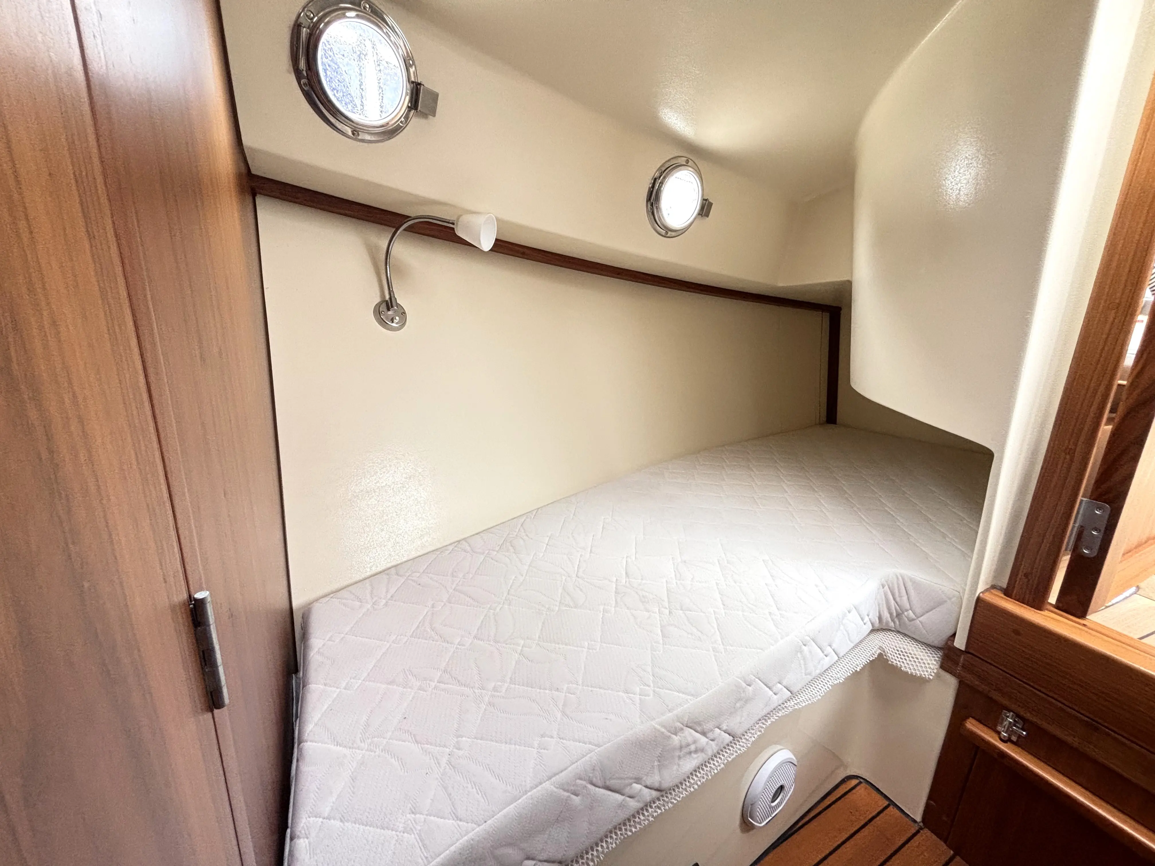 INTERBOAT INTERCRUISER 27 CABIN 2015