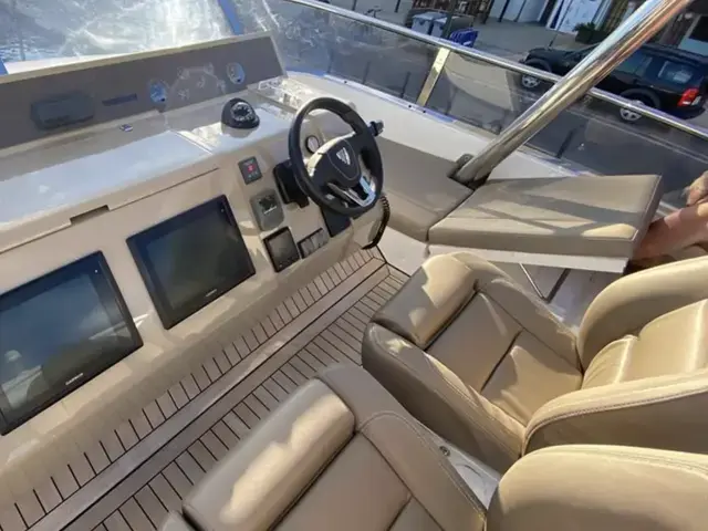 Fairline Squadron 65