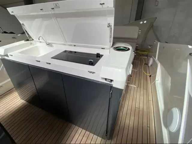 Fairline F Line 33