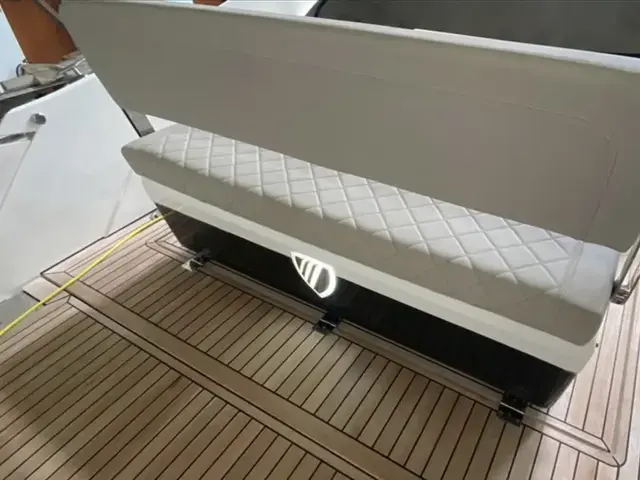 Fairline F Line 33