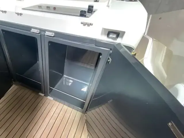 Fairline F Line 33