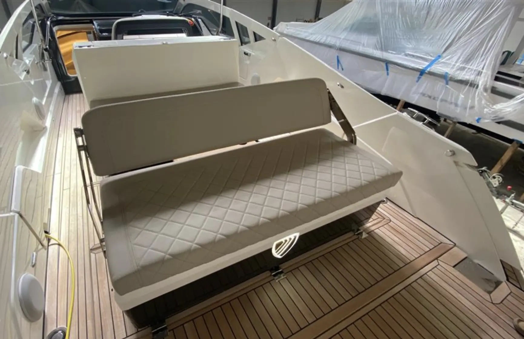 2021 Fairline f line 33