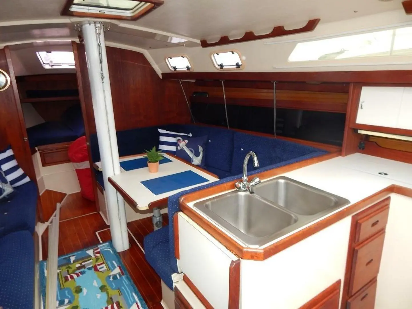 1990 Catalina sloop