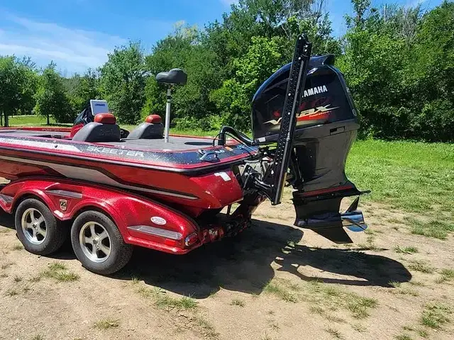 Skeeter Fx 20