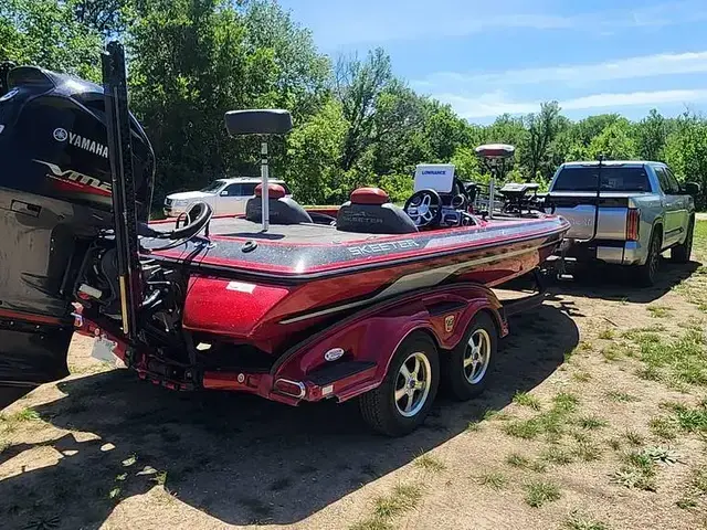 Skeeter Fx 20