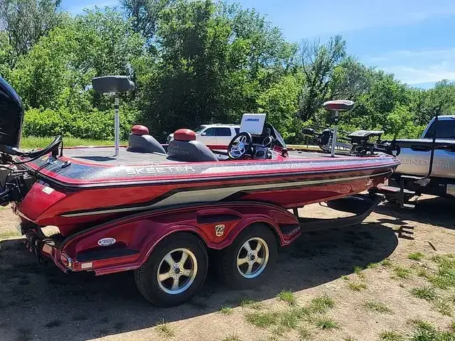 Skeeter Fx 20