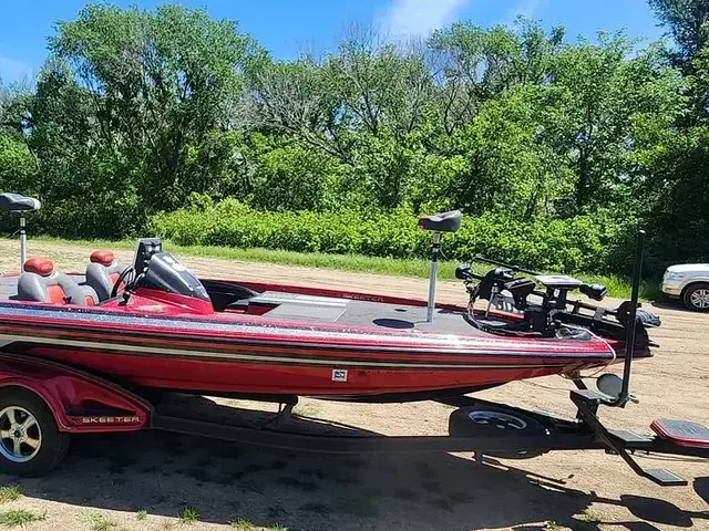 Skeeter Fx 20