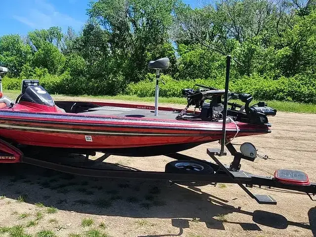 Skeeter Fx 20