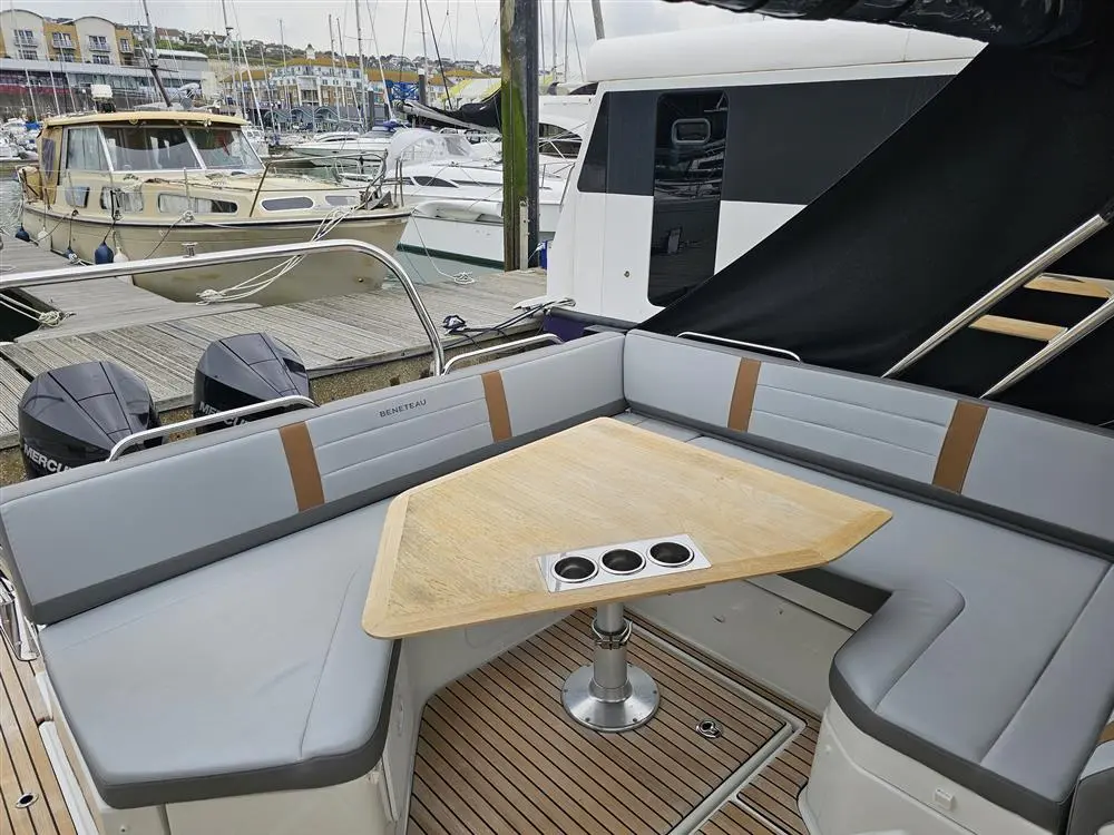 2022 Beneteau flyer 10