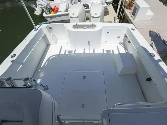 Contender 35 Express Side Console