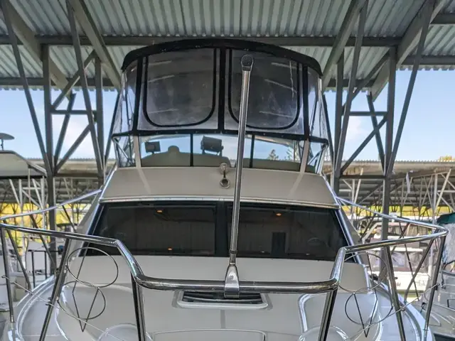 Silverton 330 Sport Bridge