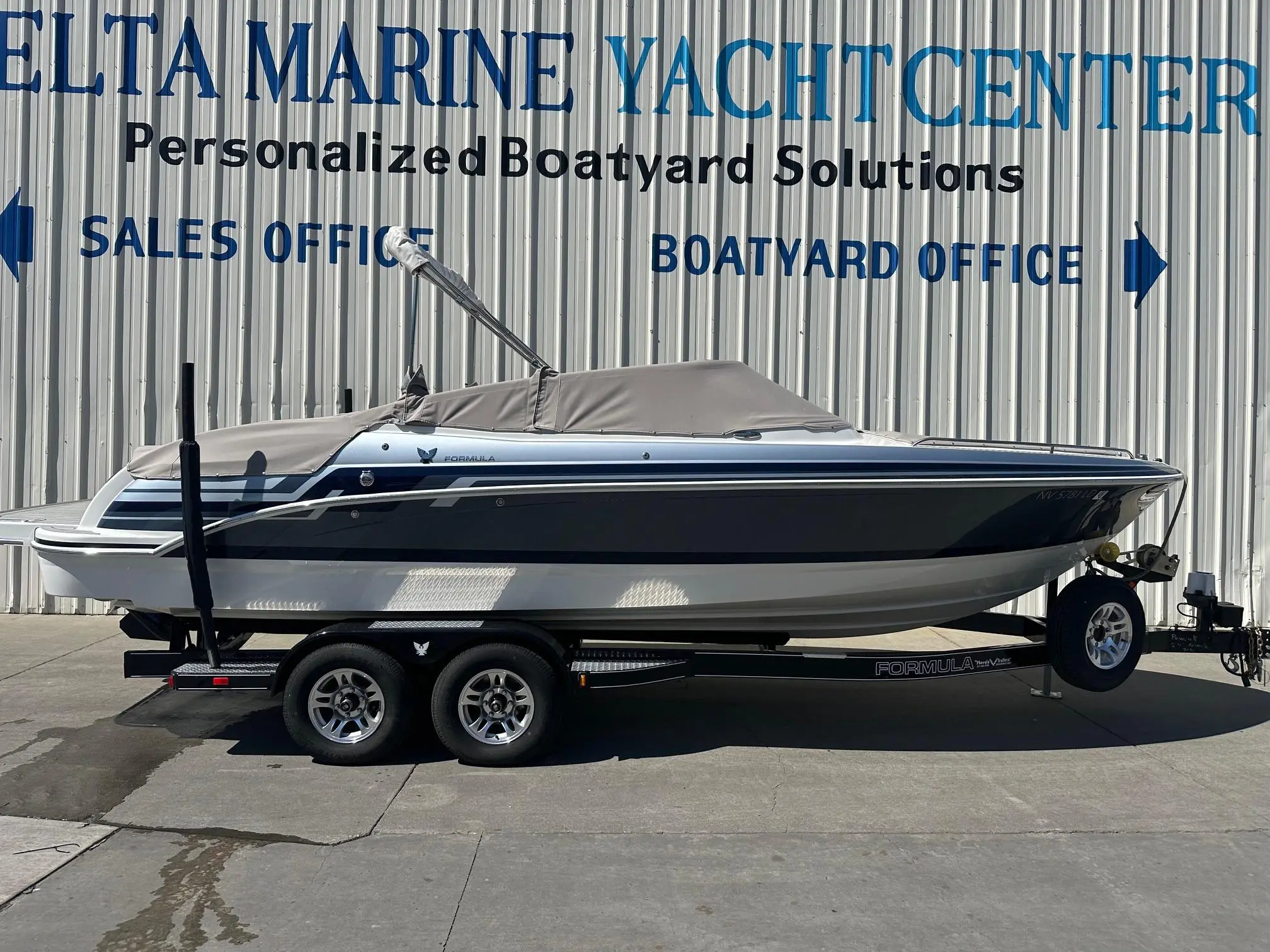 2021 Formula 240 bowrider