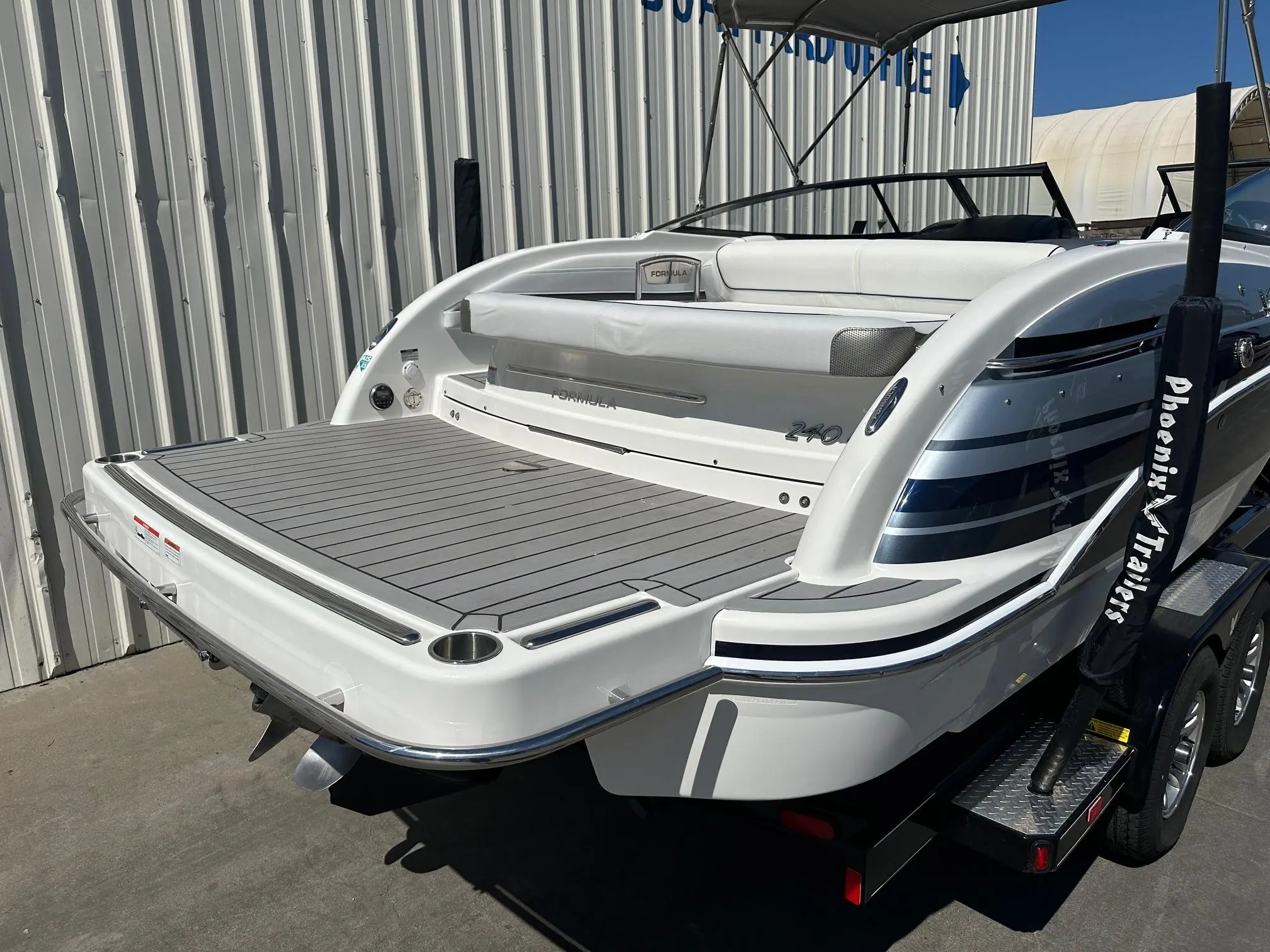 2021 Formula 240 bowrider