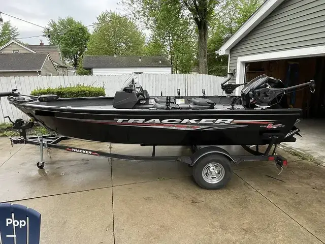 Tracker Boats Pro Guide V-16 SC