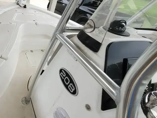 Sea Pro 208