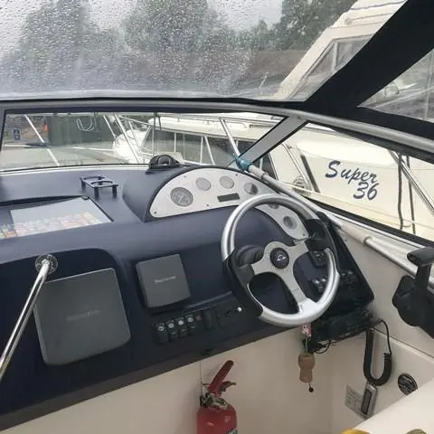 2005 Sealine s25